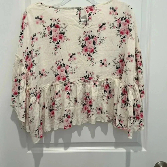 Francesca's Pink Floral Print 3/4 Sleeve Top - Picture 6 of 10